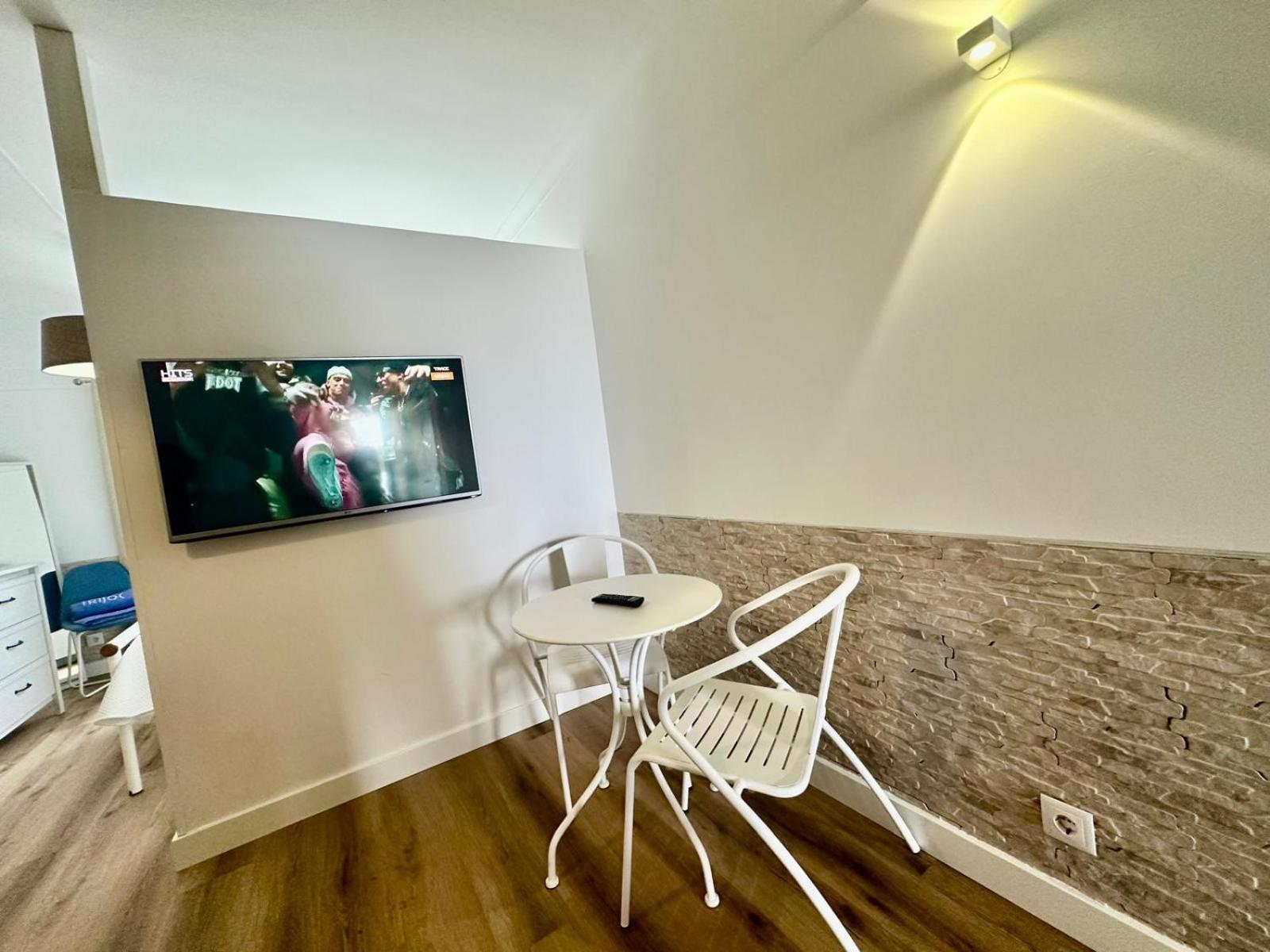 Azores Pedra Apartments - T0 E T1 Πόντα Ντελγκάντα Εξωτερικό φωτογραφία